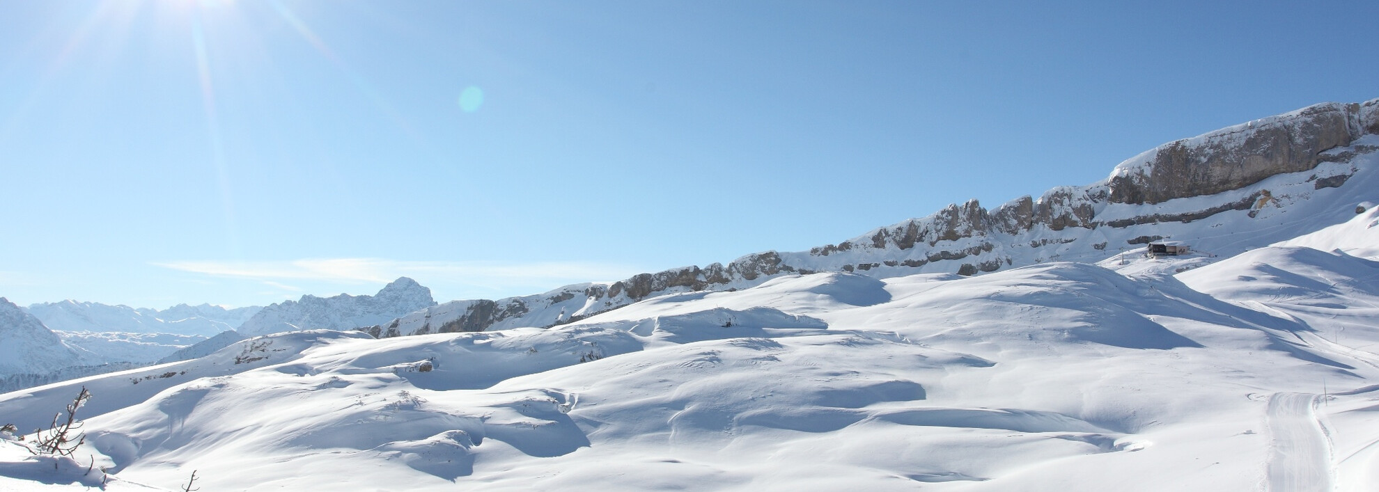 Gottesacker mit Panoramaweg und Skigebiet Ifen | © Kleinwalsertal Tourismus Gottesacker mit Panoramaweg und Skigebiet Ifen | © Kleinwalsertal Tourismus