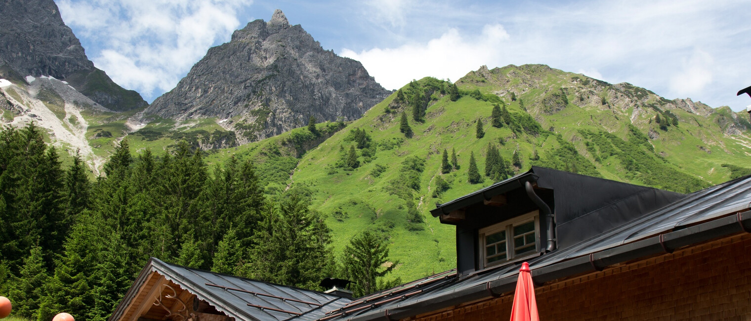 Hintere Gemstelhütte | © Kleinwalsertal Tourismus eGen Einkehr bei der Gemstelhütte in Kleinwalsertal | © Kleinwalsertal Tourismus eGen