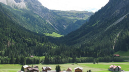 Kleinwalsertal | Blick nach Bödmen | © Kleinwalsertal Tourismus eGen | Fotograf: @Stefan Heim Kleinwalsertal | Blick nach Bödmen | © Kleinwalsertal Tourismus eGen | Fotograf: @Stefan Heim