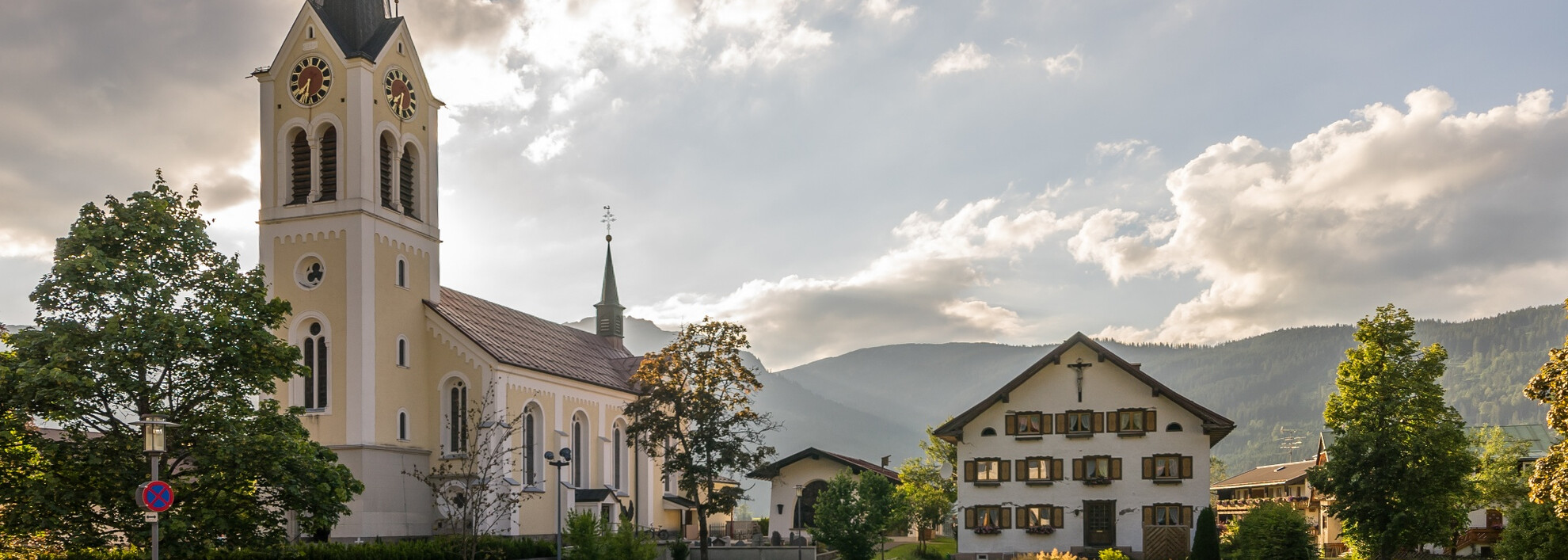 Pfarrkirche Maria Opferung | © Kleinwalsertal Tourismus eGen | Fotograf: @Steffen Berschin
