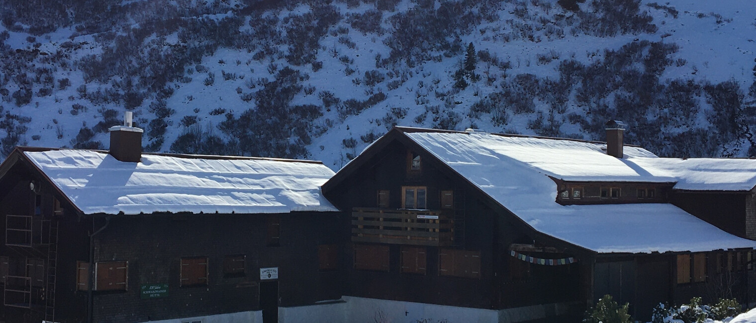 Schwarzwasserhütte im Winter | © Kleinwalsertal Tourismus eGen
