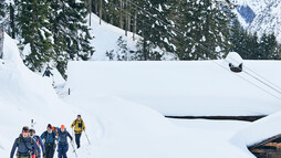 Skitour im Kleinwalsertal | © Kleinwalsertal Tourismus eGen | @Fotograf: Urs Golling Skitour im Kleinwalsertal | © Kleinwalsertal Tourismus eGen | @Fotograf: Urs Golling