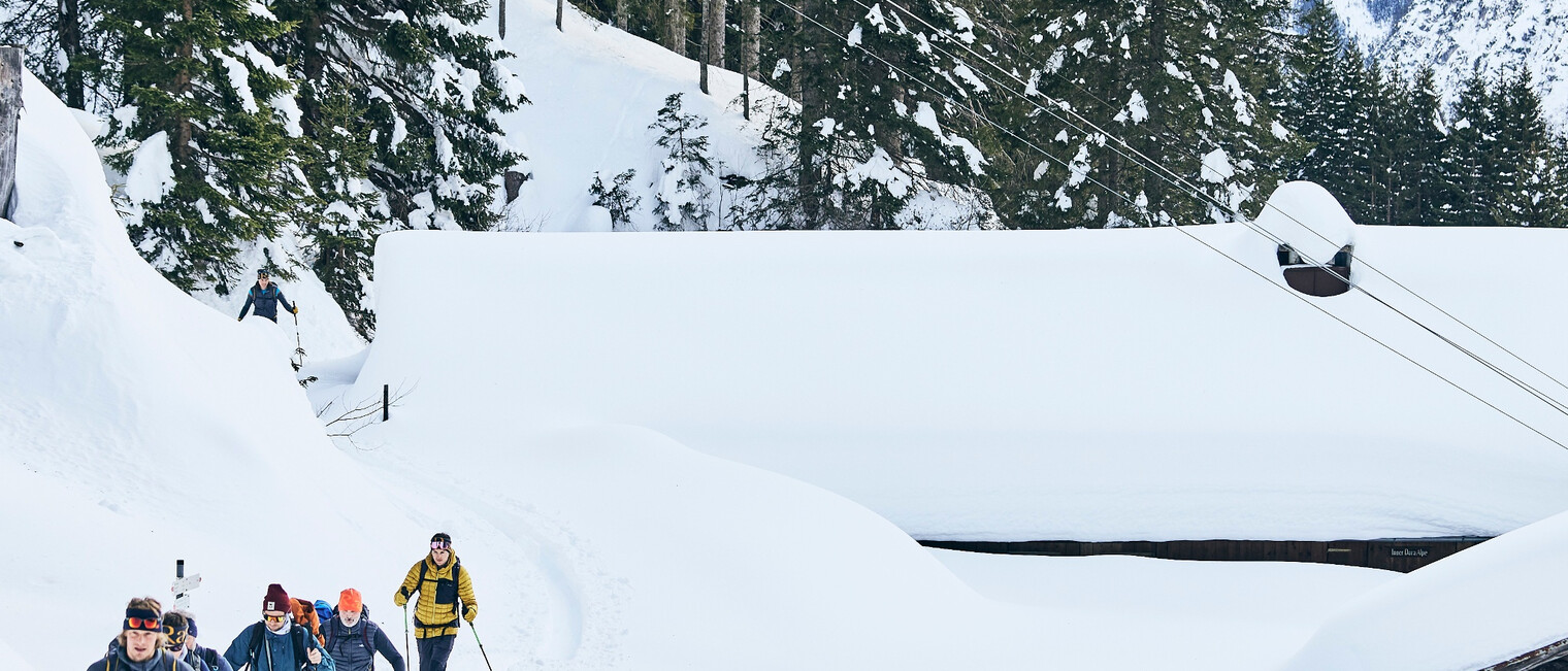 Skitour im Kleinwalsertal | © Kleinwalsertal Tourismus eGen | @Fotograf: Urs Golling Skitour im Kleinwalsertal | © Kleinwalsertal Tourismus eGen | @Fotograf: Urs Golling