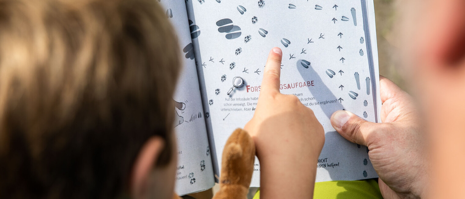 Forscherbuch Gemstel | © Kleinwalsertal Tourismus eGen | @Bastian Morell 
