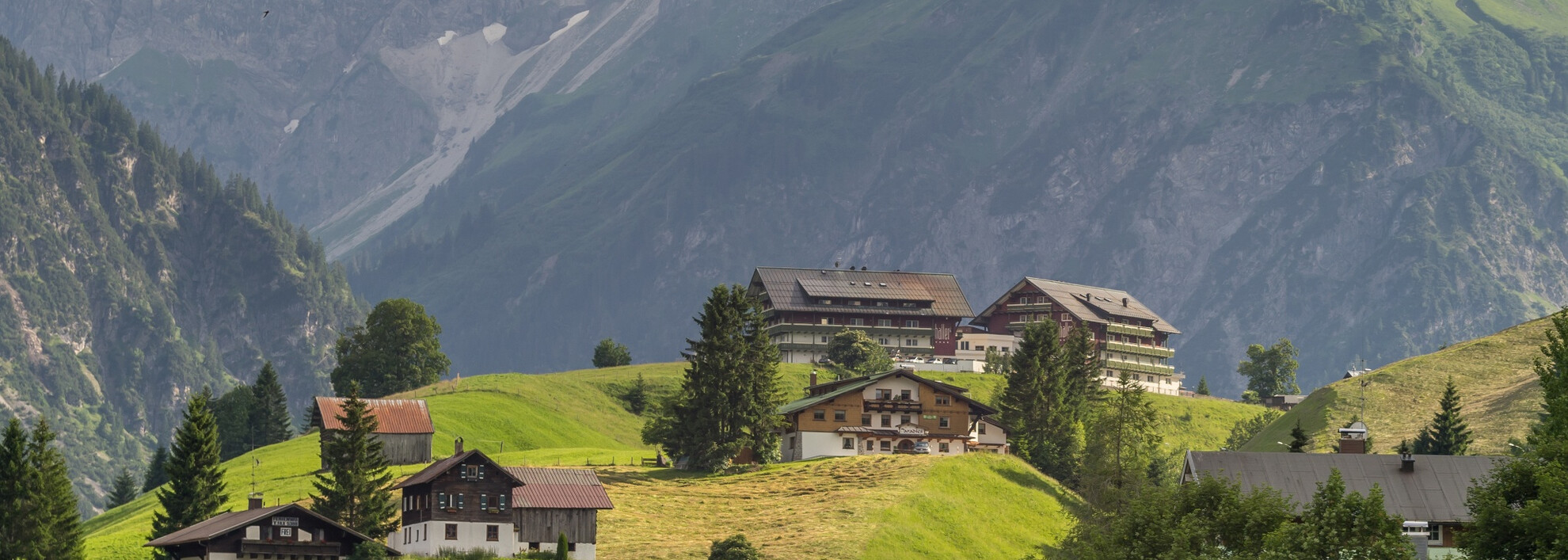 Gipfel von Elferkopf und Zwölferkopf | © Kleinwalsertal Tourismus eGen Gipfel von Elferkopf und Zwölferkopf | © Kleinwalsertal Tourismus eGen
