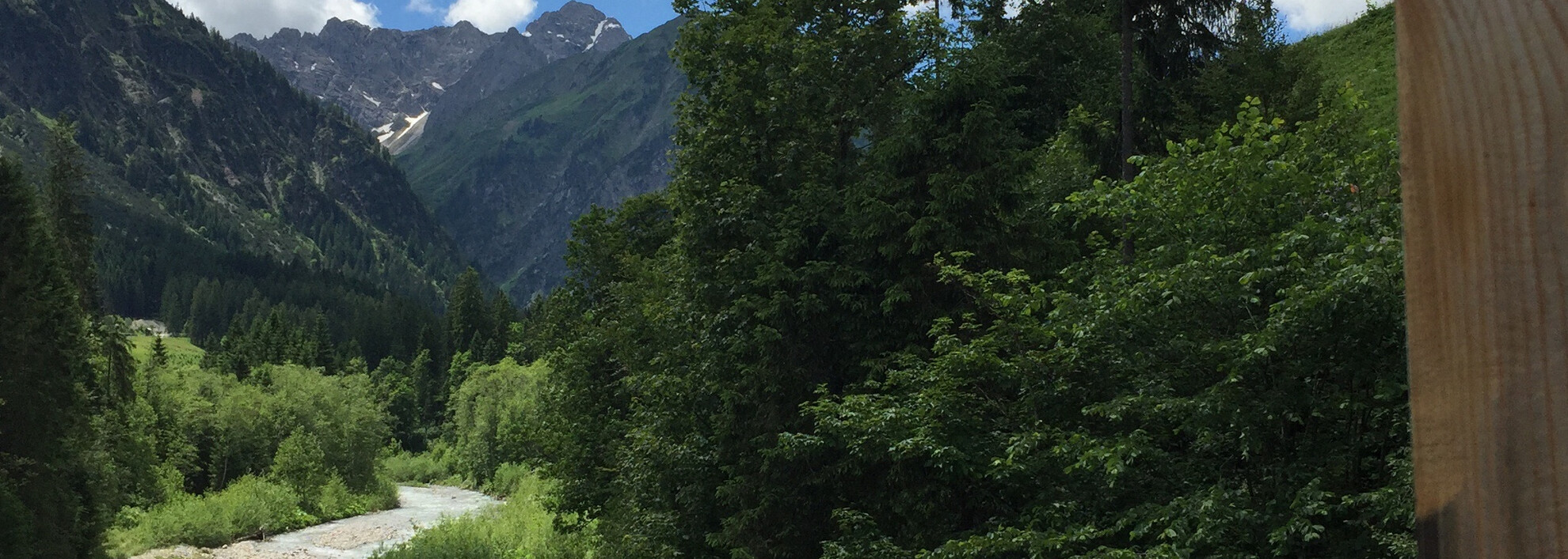 Höflerbrücke mit Blick Richtung Baad | © Kleinwalsertal Tourismus eGen Höflerbrücke mit Blick Richtung Baad | © Kleinwalsertal Tourismus eGen