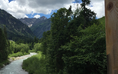 Höflerbrücke mit Blick Richtung Baad | © Kleinwalsertal Tourismus eGen