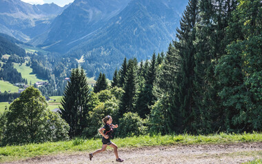 Trailrunning am Rohrweg | © Kleinwalsertal Tourismus eGen | Fotograf: Dominik Berchtold