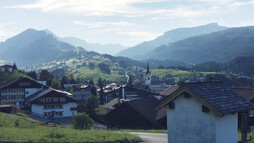 Blick auf die Ortschaft im Kleinwalsertal | © Kleinwalsertal Tourismus eGen 