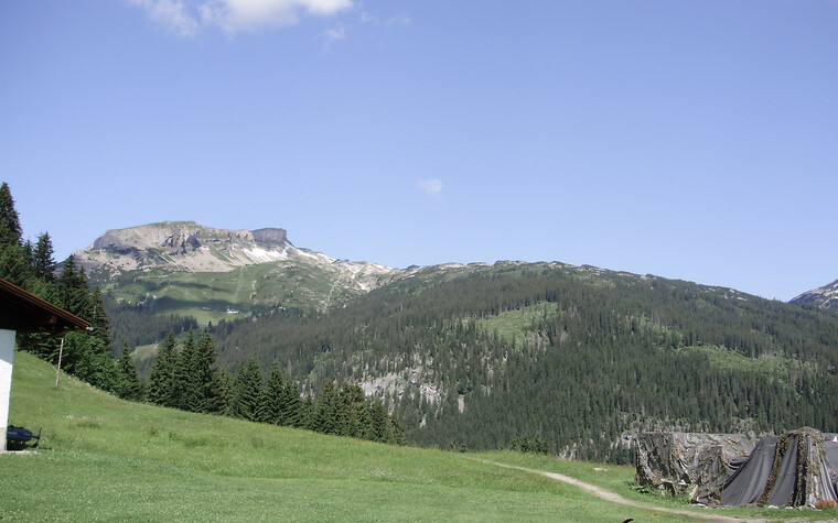 Wandern beim Heuberg | © Kleinwalsertal Tourismus eGen | Fotograf: Antje Pabst