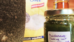 Fertiges Produkt der Naturapotheke | © Kleinwalsertal Tourismus eGen Fertiges Produkt der Naturapotheke | © Kleinwalsertal Tourismus eGen