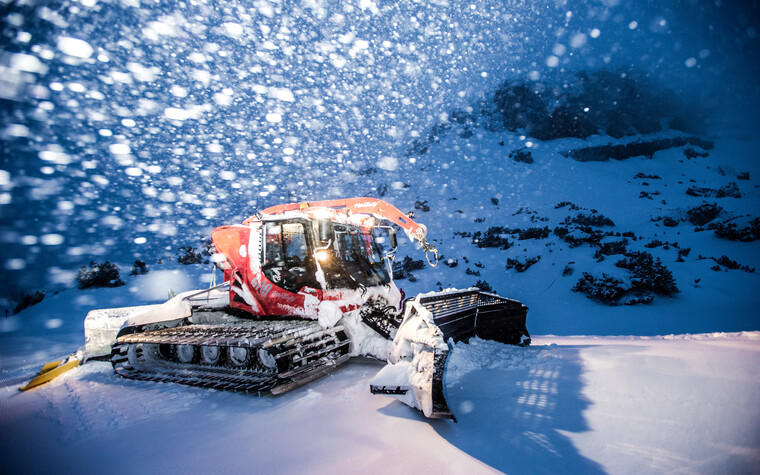 Pistenraupe im Einsatz | © Kleinwalsertal Tourismus eGen | Fotograf: Dominik Berchtold