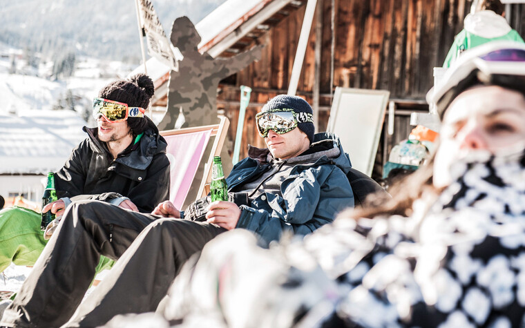 Chillen im Liegestuhl | © Kleinwalsertal Tourismus eGen | Fotograf: Mariell Vikkisk