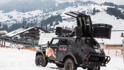 Red Bull Musik-Jeep | © Kleinwalsertal Tourismus eGen | Fotograf: Mariell Vikkisk Red Bull Musik-Jeep | © Kleinwalsertal Tourismus eGen | Fotograf: Mariell Vikkisk