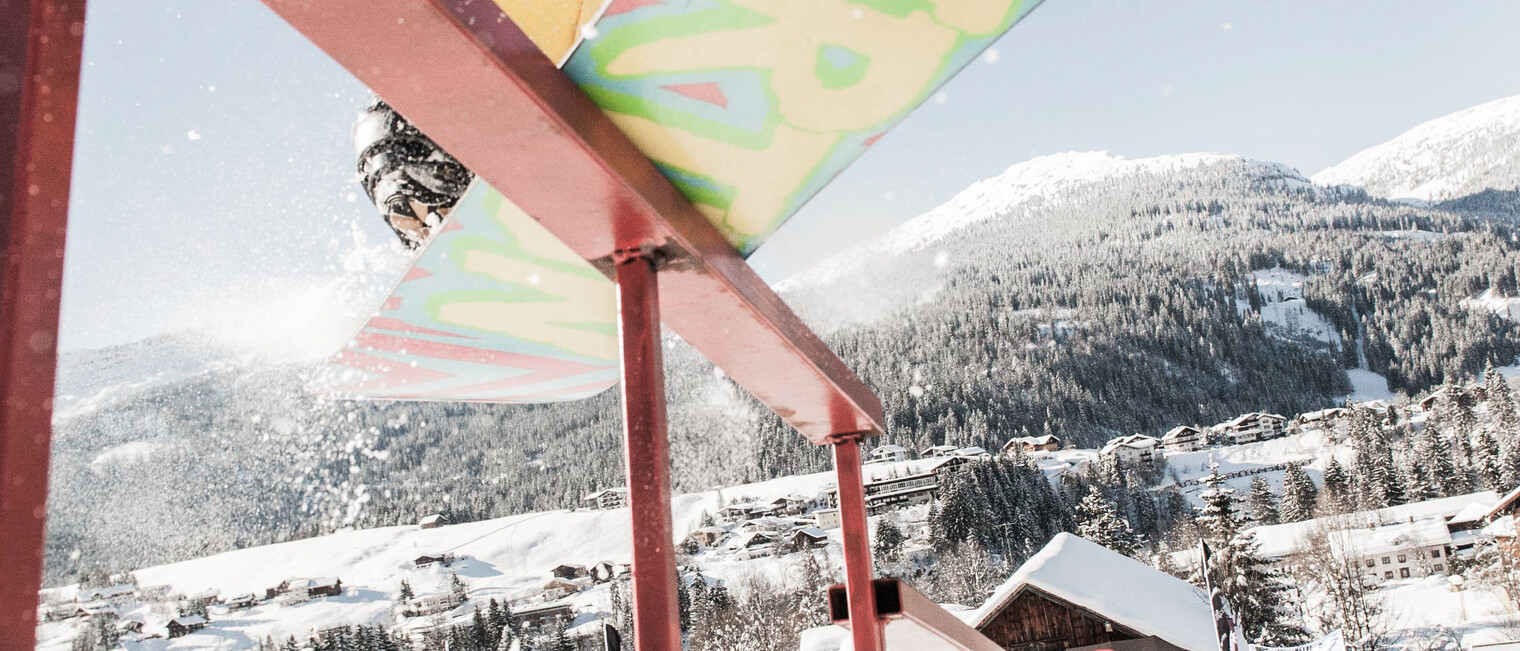 Sliden mit dem Snowboard | © Kleinwalsertal Tourismus eGen | Fotograf: Mariell Vikkisk Sliden mit dem Snowboard | © Kleinwalsertal Tourismus eGen | Fotograf: Mariell Vikkisk