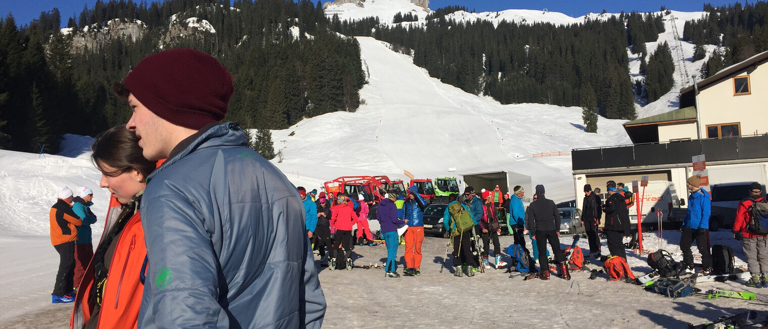 Sammelpunkt bei der Ifenbahn | © Kleinwalsertal Tourismus eGen