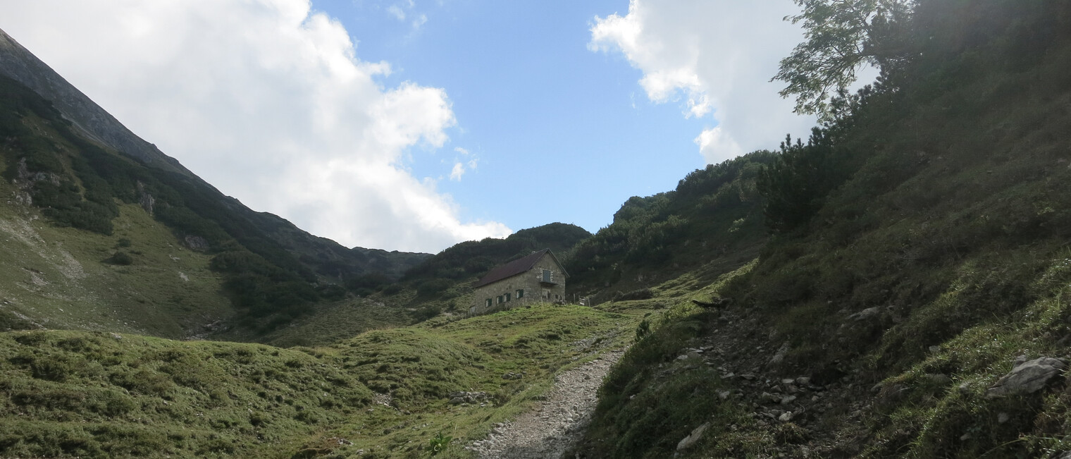 Wanderweg zur Mindelheimer Hütte | © Kleinwalsertal Tourismus eGen | Fotograf: Antje Pabst Wanderweg zur Mindelheimer Hütte | © Kleinwalsertal Tourismus eGen | Fotograf: Antje Pabst