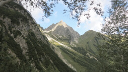 Blick auf die Berge | © Kleinwalsertal Tourismus eGen | Fotograf: Antje Pabst Blick auf die Berge | © Kleinwalsertal Tourismus eGen | Fotograf: Antje Pabst