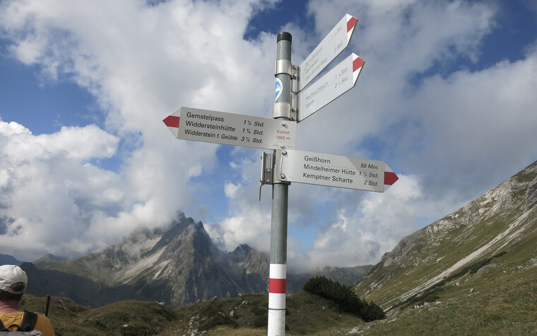Wegweiser im Kleinwalsertal | © Kleinwalsertal Tourismus eGen | Fotograf:  Antje Pabst