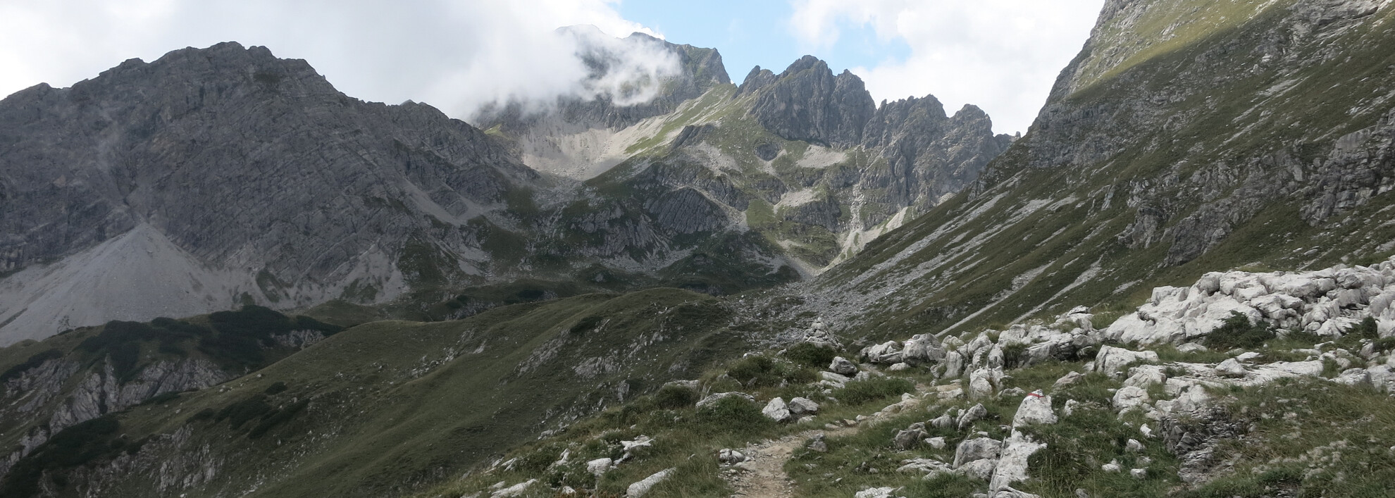 Wanderwege im Kleinwalsertal | © Kleinwalsertal Tourismus eGen | Fotograf: Antje Pabst Wanderwege im Kleinwalsertal | © Kleinwalsertal Tourismus eGen | Fotograf: Antje Pabst