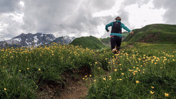Trailrunning im Hochgebirge | © Kleinwalsertal Tourismus eGen | Fotograf: Dominik Berchtold Trailrunning im Hochgebirge | © Kleinwalsertal Tourismus eGen | Fotograf: Dominik Berchtold