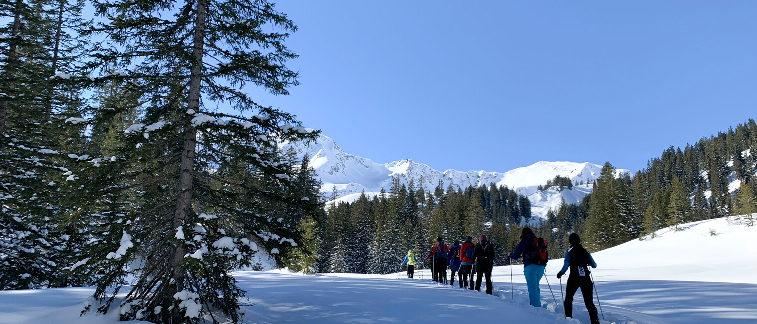 Schneeschuhtour Schwarzwassertal | © Kleinwalsertal Tourismus | Fotograf: Katharina Kleiter Schneeschuhtour Schwarzwassertal | © Kleinwalsertal Tourismus | Fotograf: Katharina Kleiter