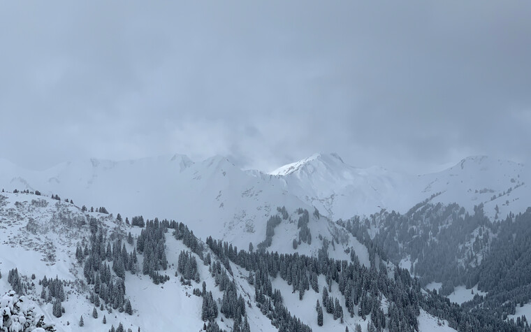 Skitour Bärgunttal Richtung Karlstor  | © Kleinwalsertal Tourismus eGen | Fotograf: Katharina Kleiter
