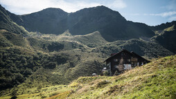 Schwarzwasserhütte im Herbst | © Kleinwalsertal Tourismus eGen | Fotograf: Andre Tappe Schwarzwasserhütte im Herbst | © Kleinwalsertal Tourismus eGen | Fotograf: Andre Tappe