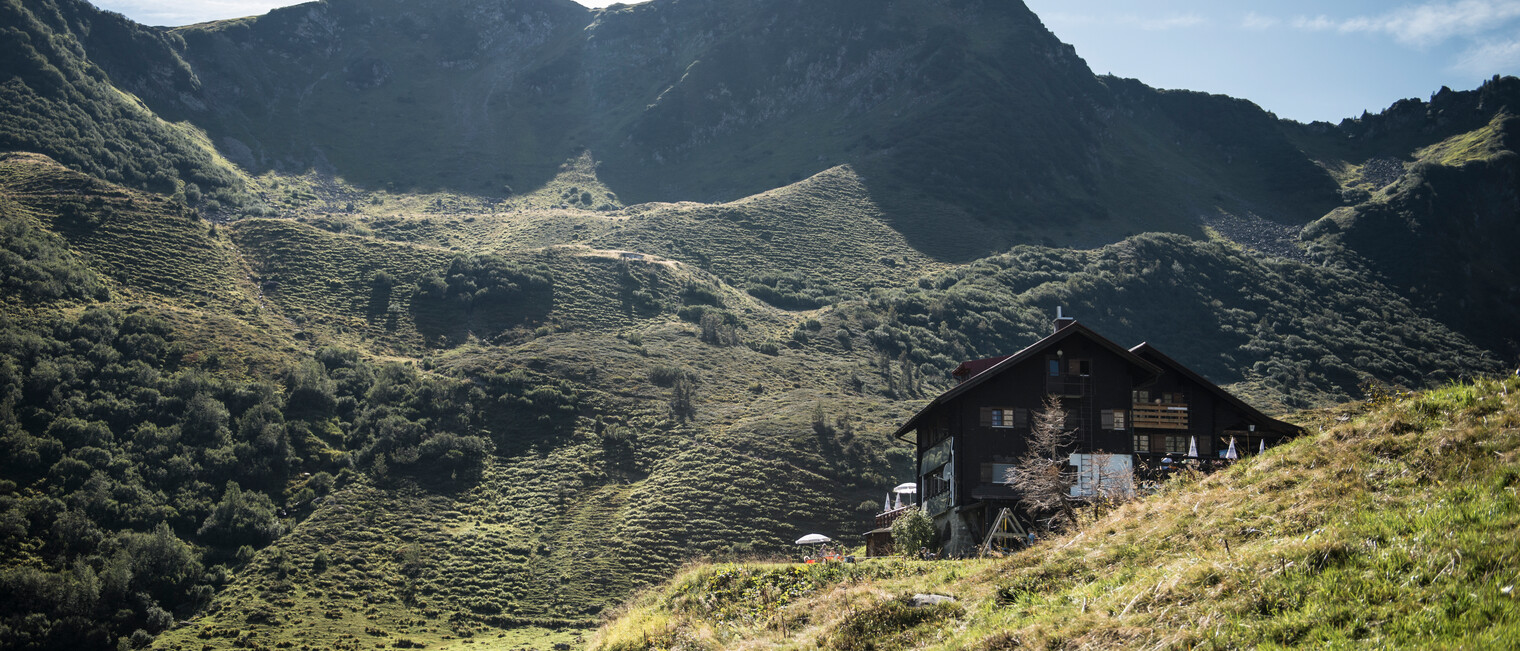 Schwarzwasserhütte im Herbst | © Kleinwalsertal Tourismus eGen | Fotograf: Andre Tappe Schwarzwasserhütte im Herbst | © Kleinwalsertal Tourismus eGen | Fotograf: Andre Tappe