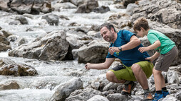 Familienwanderung Gemsteltal | © Kleinwalsertal Tourismus eGen | Fotograf: Bastian Morell