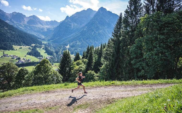Sarina Berchtold Trailrunning | © Kleinwalsertal Tourismus eGen | Fotograf: Dominik Berchtold