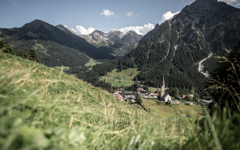 Blick auf die Schafalpköpfe vom Zaferna | © Kleinwalsertal Tourismus eGen | Fotograf: Dominik Berchtold