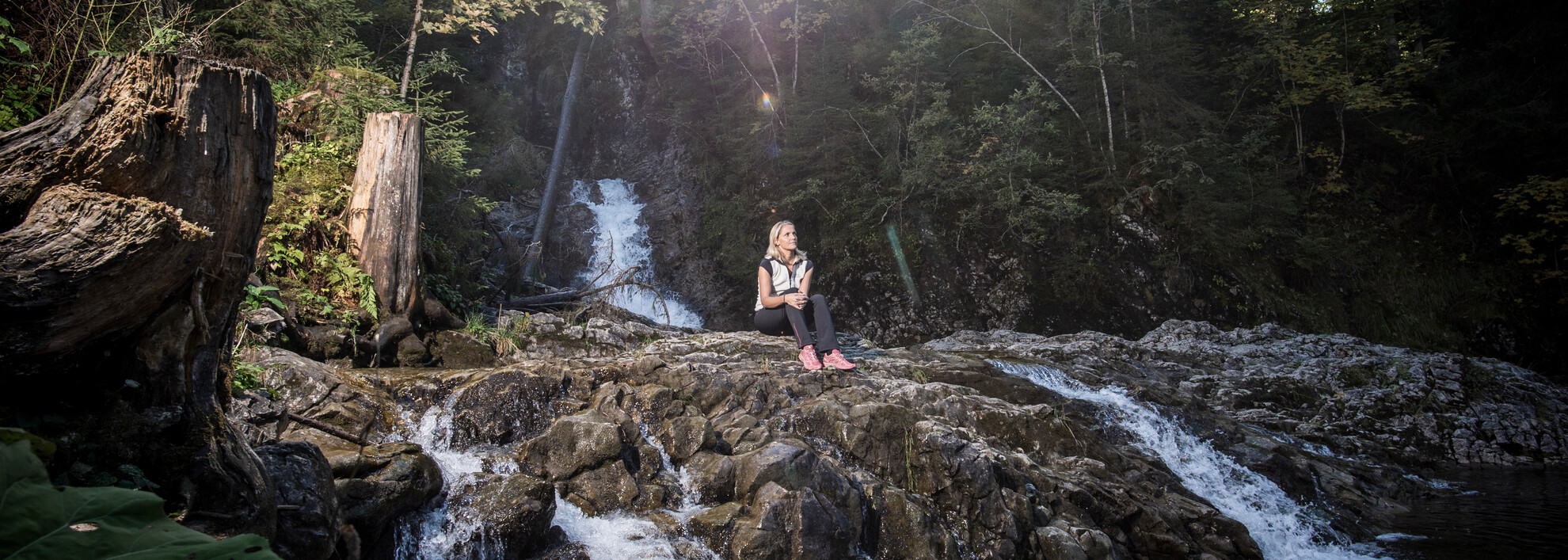 Naturerlebnis am Wasserfall am Schwarzwasserbach | © Kleinwalsertal Tourismus eGen | Fotograf: Dominik Berchtold Naturerlebnis am Wasserfall am Schwarzwasserbach | © Kleinwalsertal Tourismus eGen | Fotograf: Dominik Berchtold