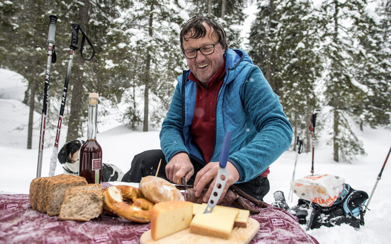Genuss-Schneeschuhtour mit Herbert Edlinger | © Kleinwalsertal Tourismus eGen | Dominik Berchtold