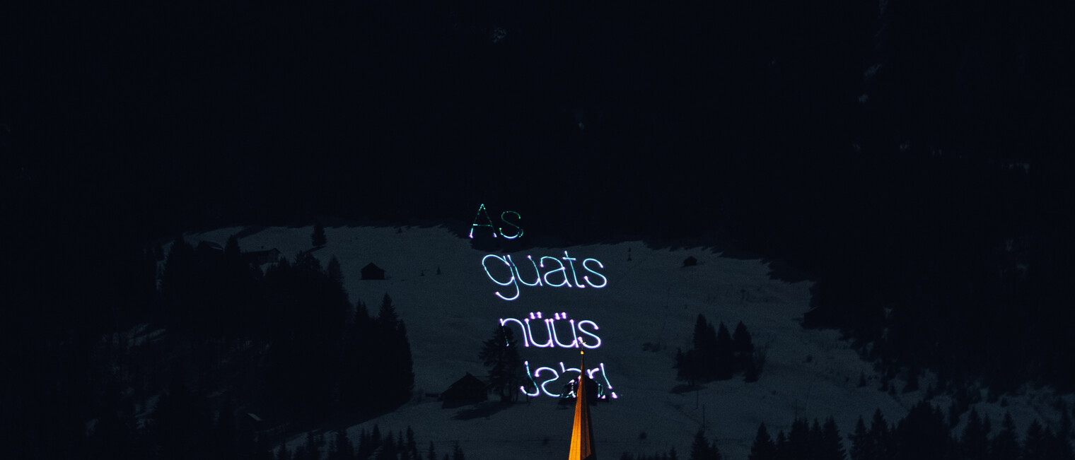 Bergsilvester Kleinwalsertal | © Kleinwalsertal Tourismus eGen | Fotograf: Moritz Hübner Bergsilvester Kleinwalsertal | © Kleinwalsertal Tourismus eGen | Fotograf: Moritz Hübner