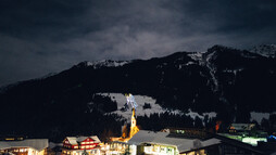 Bergsilvester Kleinwalsertal | © Kleinwalsertal Tourismus eGen | Fotograf: Moritz Hübner Bergsilvester Kleinwalsertal | © Kleinwalsertal Tourismus eGen | Fotograf: Moritz Hübner