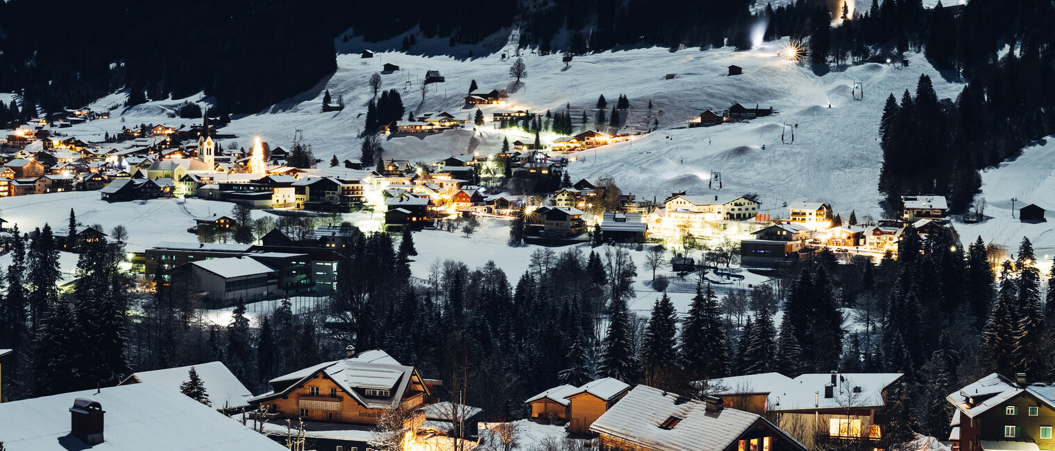 Bergsilvester Kleinwalsertal | © Kleinwalsertal Tourismus eGen | Fotograf: Moritz Hübner Bergsilvester Kleinwalsertal | © Kleinwalsertal Tourismus eGen | Fotograf: Moritz Hübner
