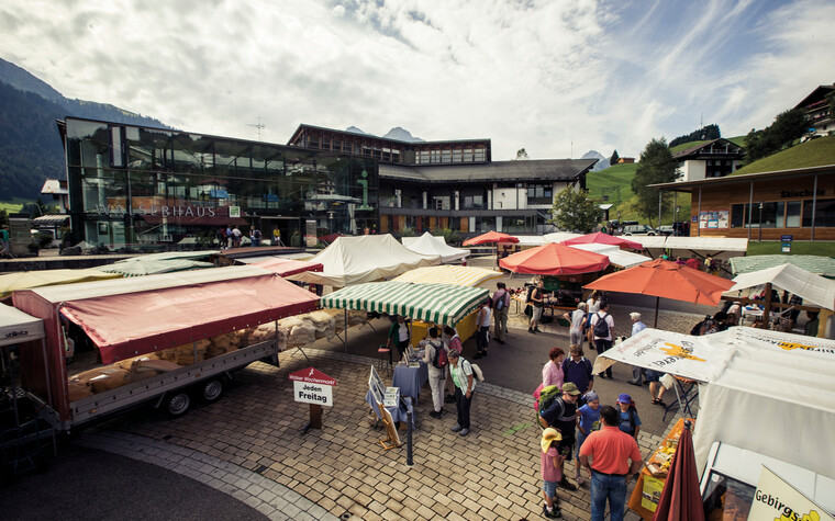 Wochenmarkt in Hirschegg | © Kleinwalsertal Tourismus eGen | Fotograf: Oliver Farys