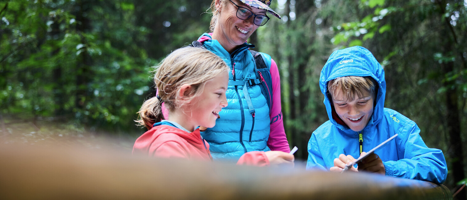 Naturforscherabenteuer Schwarzwasserbach | © Kleinwalsertal Tourismus | Fotograf: Oliver Farys