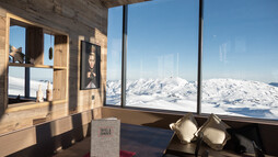 Restaurant Tafel Zunder Ifen Skigebiet | © Oberstdorf Kleinwalsertal Bergbahnen | Fotograf: Jennifer Tautz Restaurant Tafel Zunder Ifen Skigebiet | © Oberstdorf Kleinwalsertal Bergbahnen | Fotograf: Jennifer Tautz