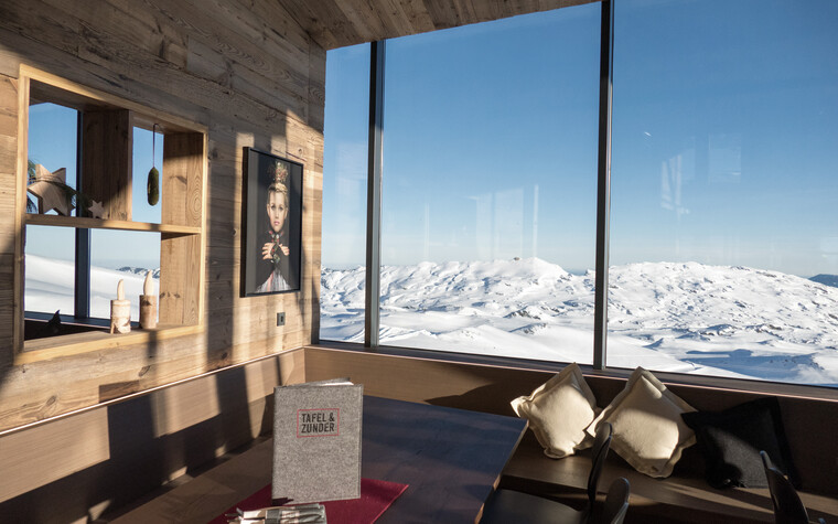 Restaurant Tafel Zunder Ifen Skigebiet | © Oberstdorf Kleinwalsertal Bergbahnen | Fotograf:  Jennifer Tautz