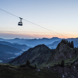 Walmendingerhornbahn bei Sonnenaufgang | © Kleinwalsertal Tourismus eGen | Fotograf: Carolin Schratt