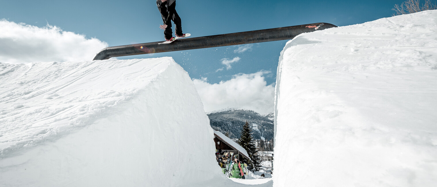Crystal Ground Snowpark Railslide | © Crystal Ground Snowpark | Fotograf: Stefan Eigner Crystal Ground Snowpark Railslide | © Crystal Ground Snowpark | Fotograf: Stefan Eigner