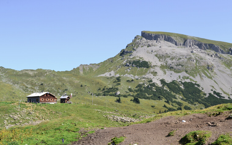 Im Schwarzwassertal mit Blick auf Ifen | © Kleinwalsertal Tourismus eGen