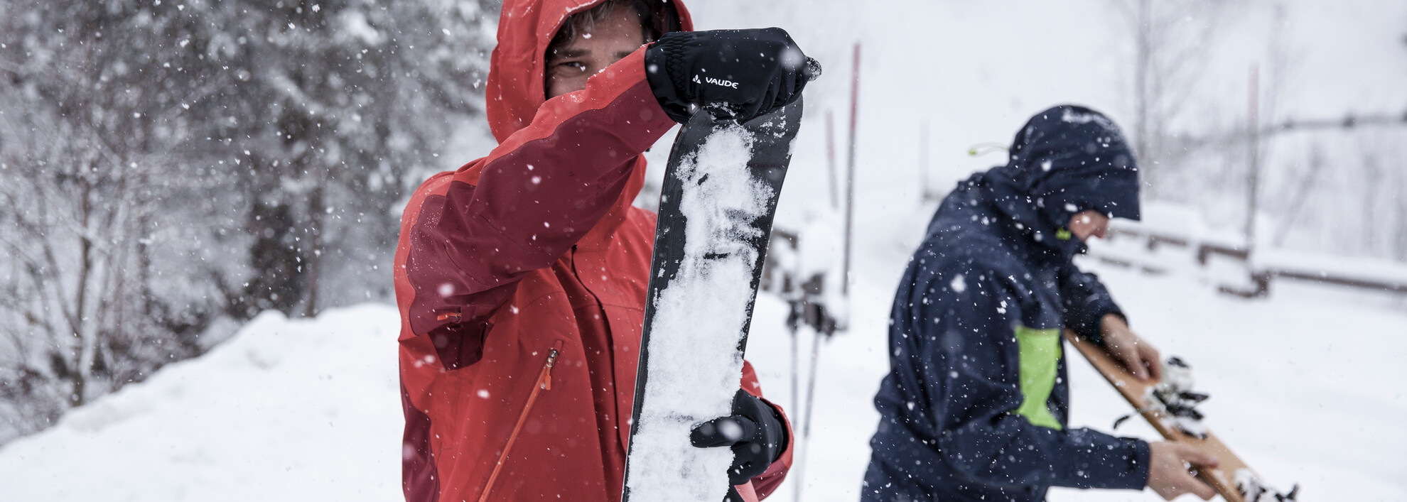 Auffellen beim VAUDE Skitourencamp | © Bergwelt Oberstaufen | Fotograf: Moritz Sonntag Auffellen beim VAUDE Skitourencamp | © Bergwelt Oberstaufen | Fotograf: Moritz Sonntag